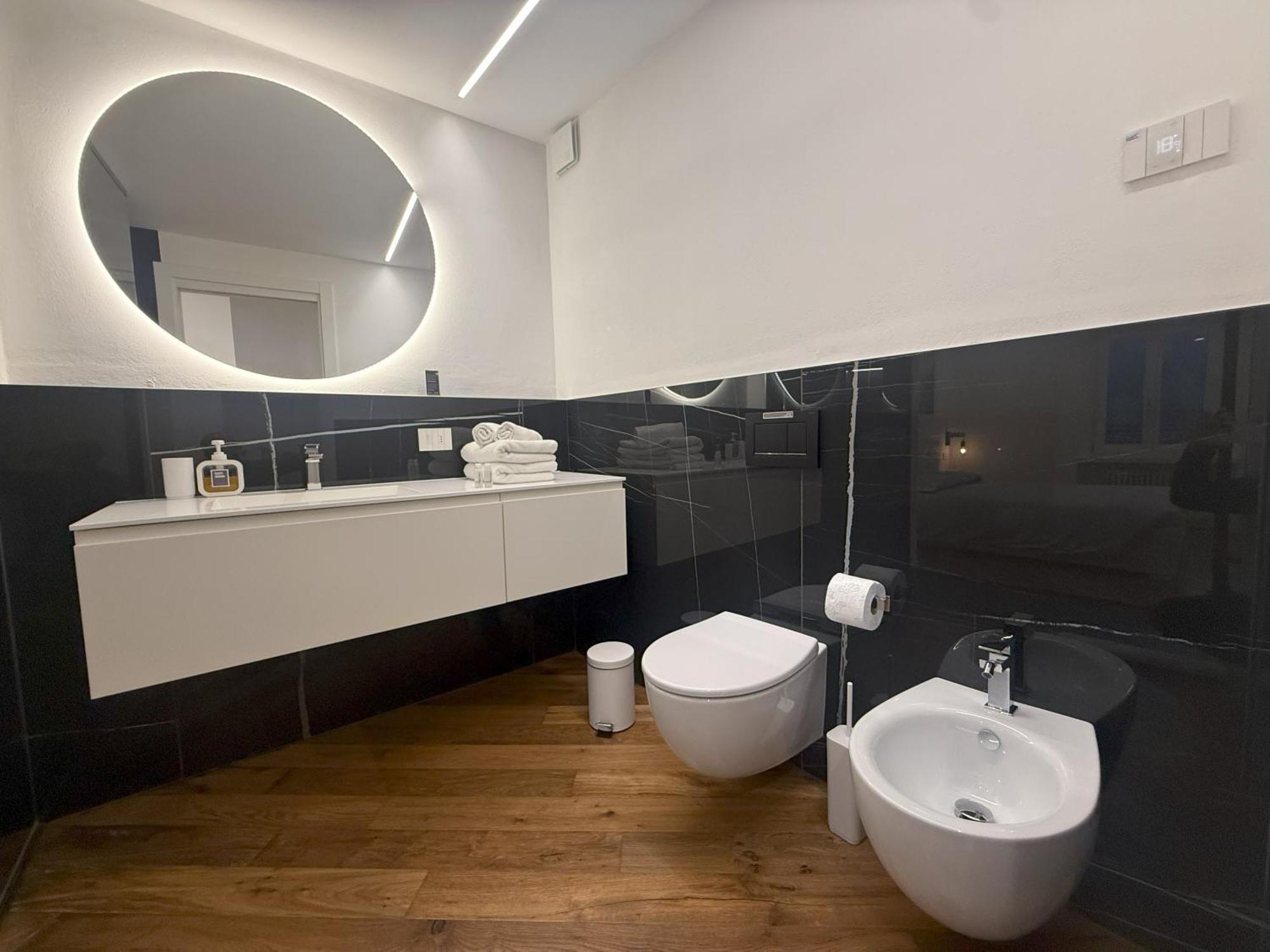 East West Room Арко Экстерьер фото
