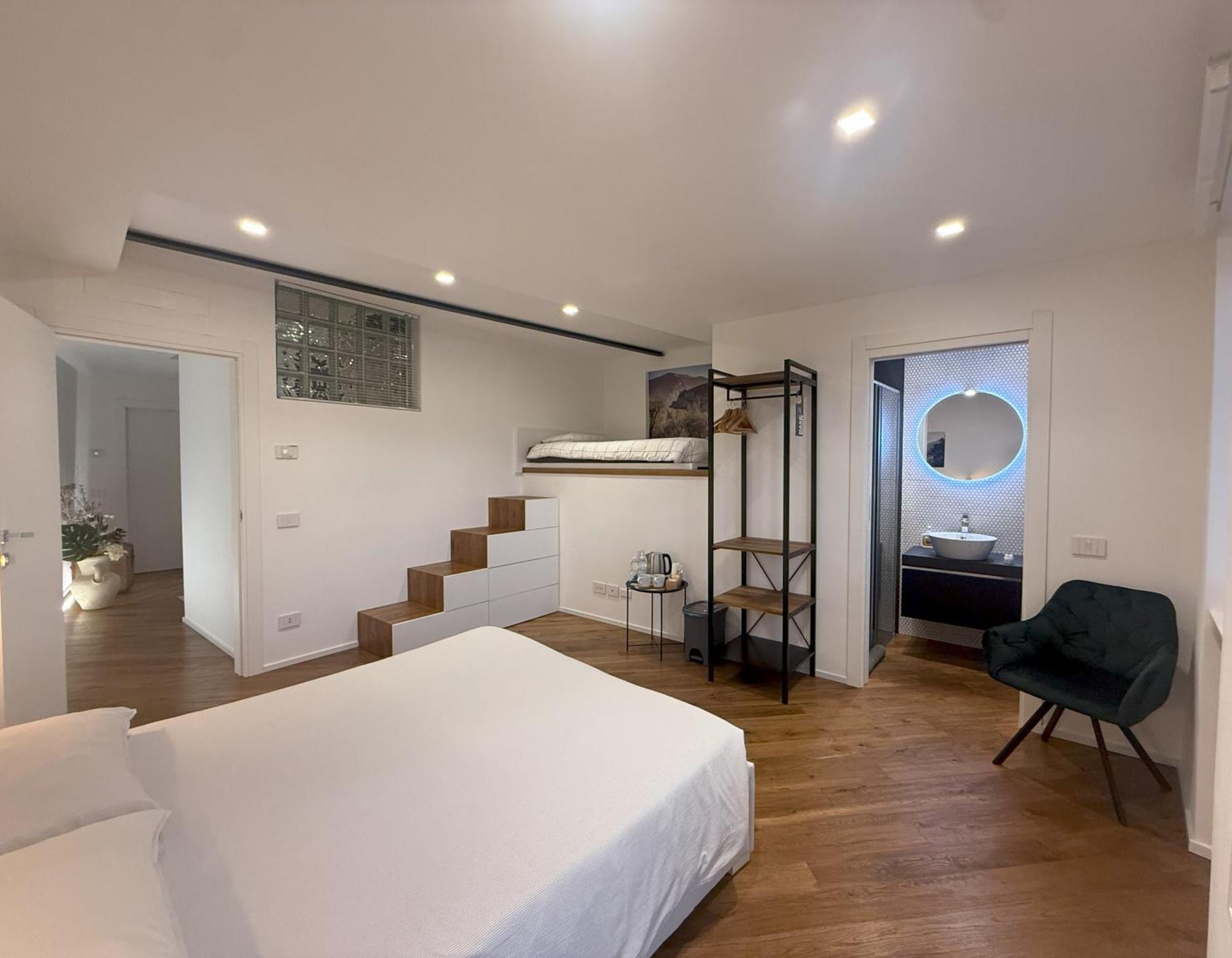 East West Room Арко Экстерьер фото