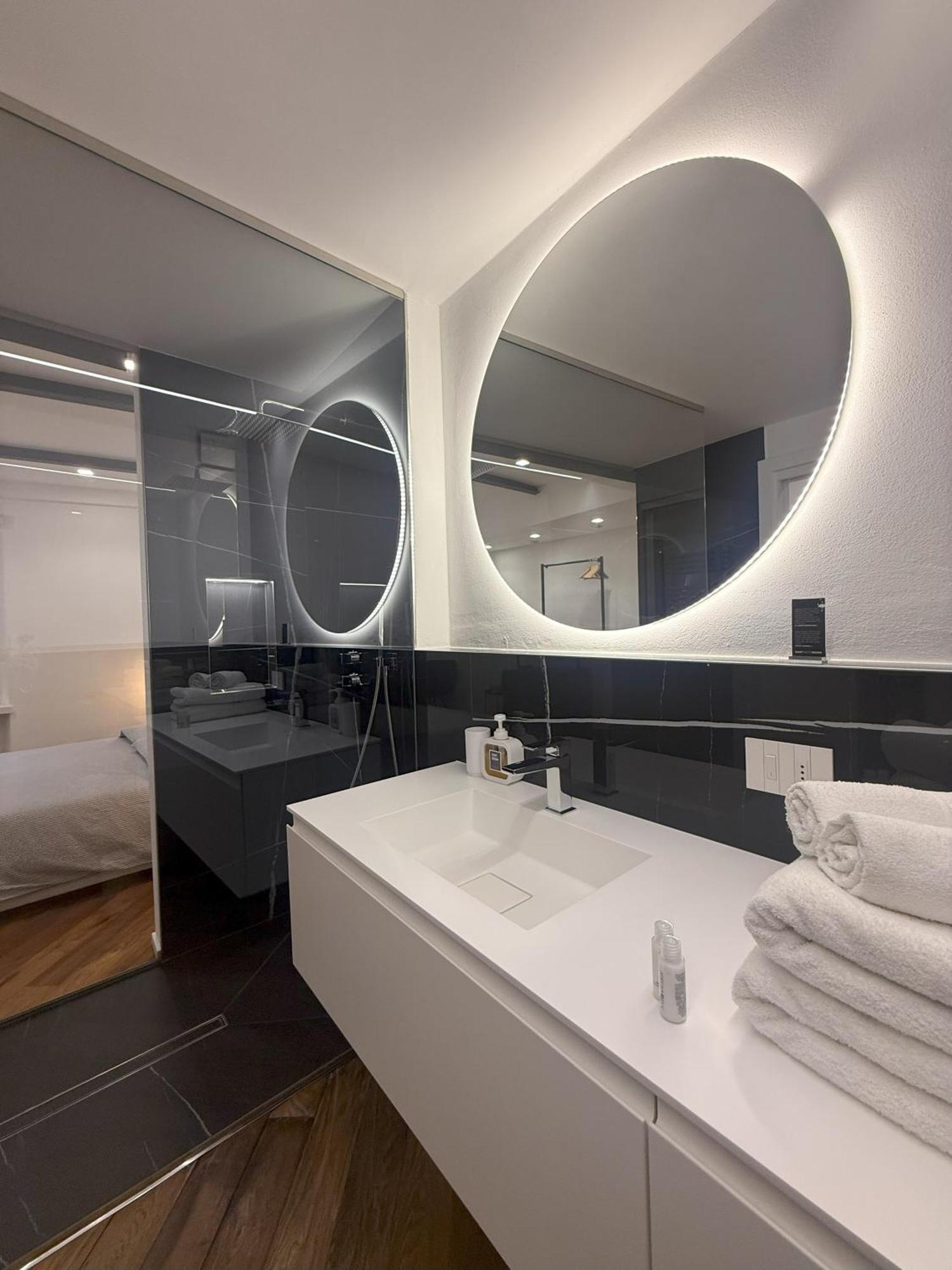 East West Room Арко Экстерьер фото